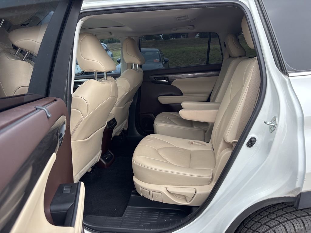 Used 2020 Toyota Highlander Limited AWD/4WD image 24