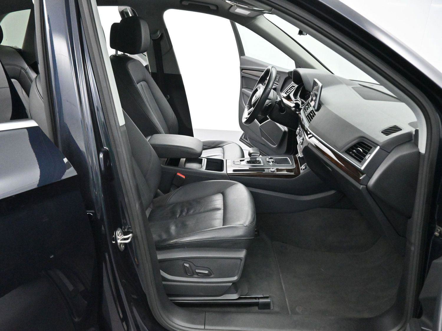 Used 2018 Audi Q5 2.0T Premium Plus w/ Premium Plus Package AWD/4WD image 32