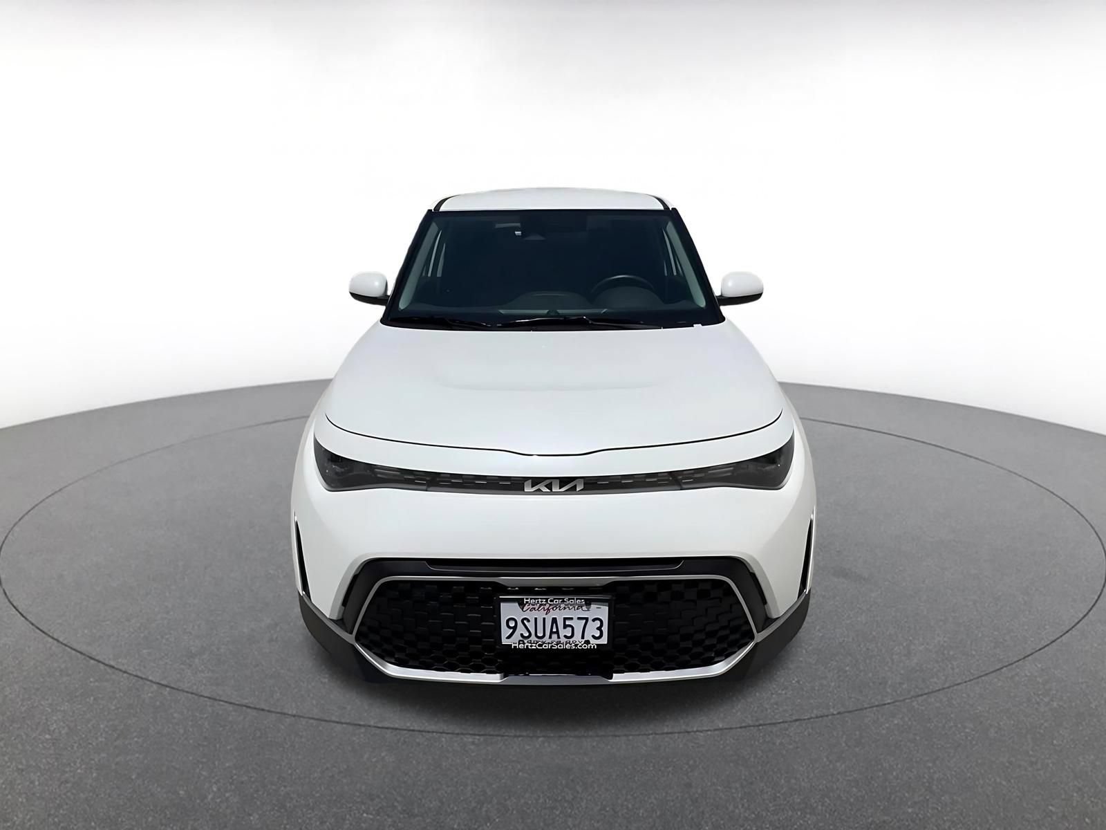 Used 2025 Kia Soul LX w/ LX Technology Package FWD image 4