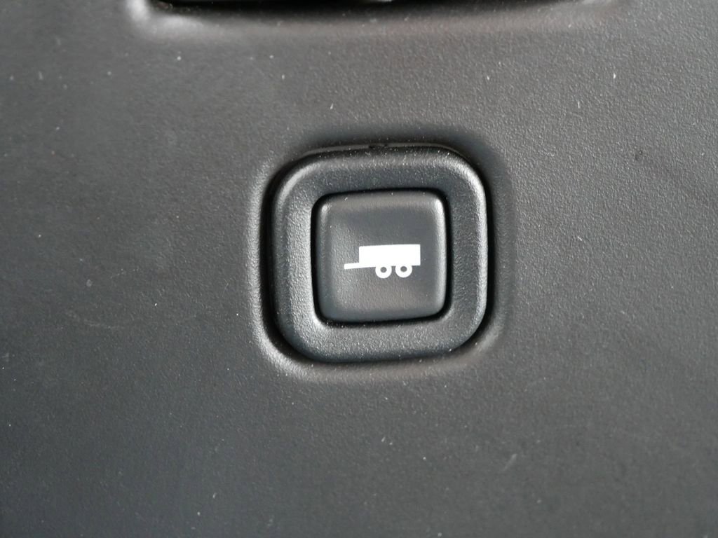 Used 2025 Chevrolet Express 3500 LT w/ LT Preferred Equipment Group image 24