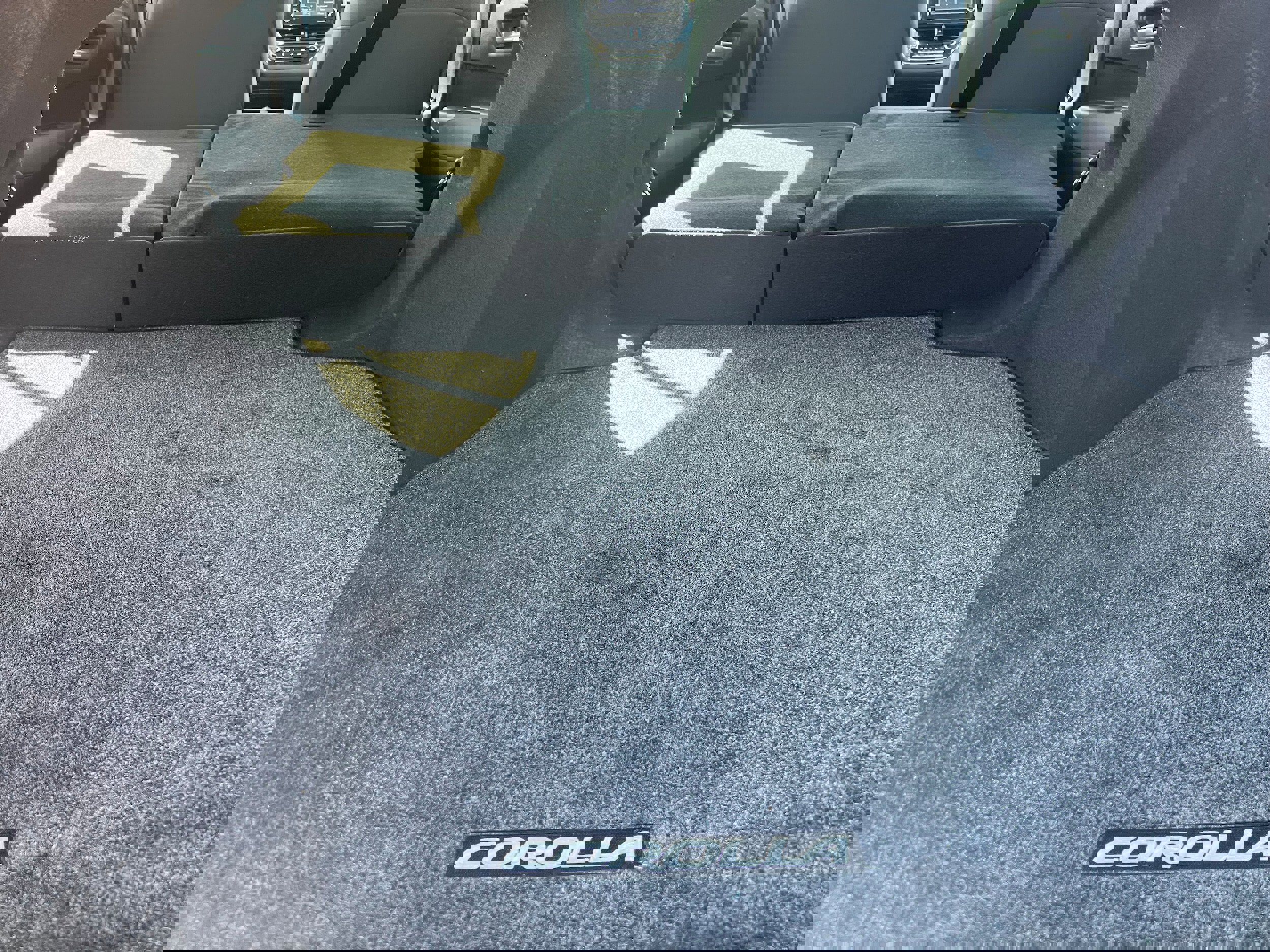 Used 2021 Toyota Corolla LE w/ Carpet Mat Package (TMS) image 12