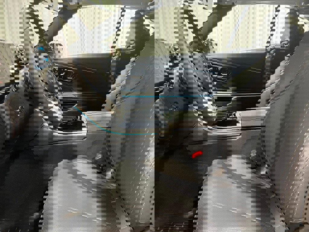 Used 2025 Mercedes-Benz CLE 300 4MATIC Cabriolet image 23