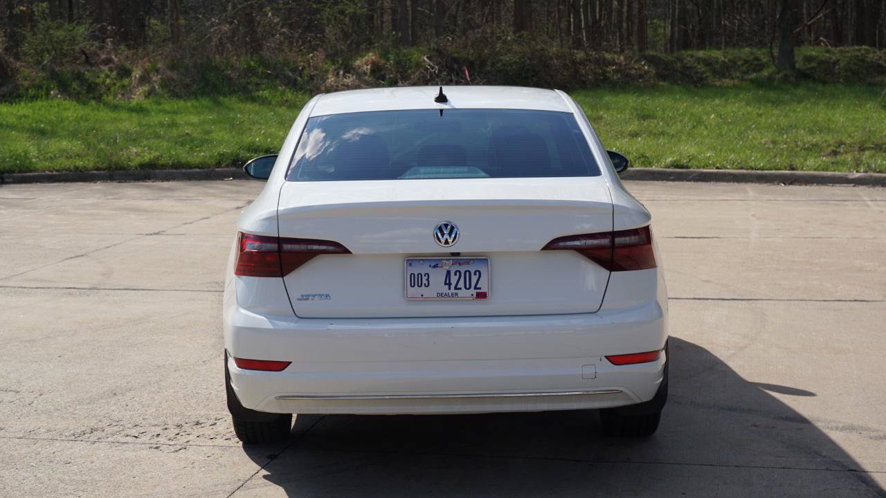 Used 2021 Volkswagen Jetta SE FWD image 4