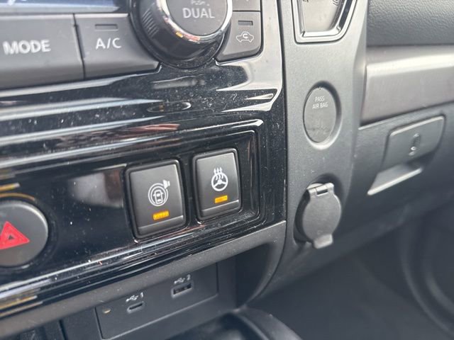 Used 2023 Nissan Titan PRO-4X w/ Pro-4x Convenience Package image 8