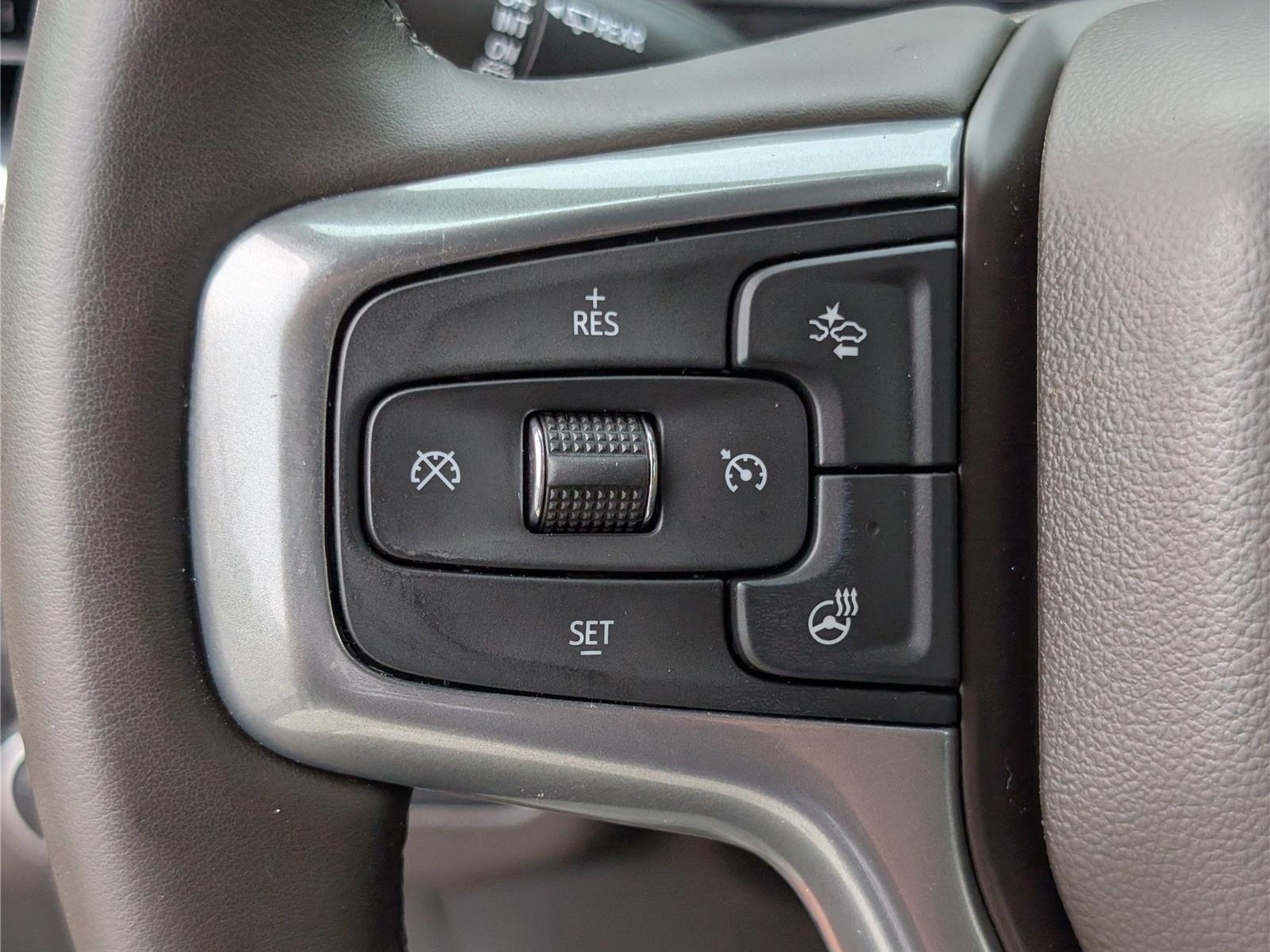 Used 2023 Chevrolet Tahoe Z71 w/ Z71 Off-Road Package AWD/4WD image 27
