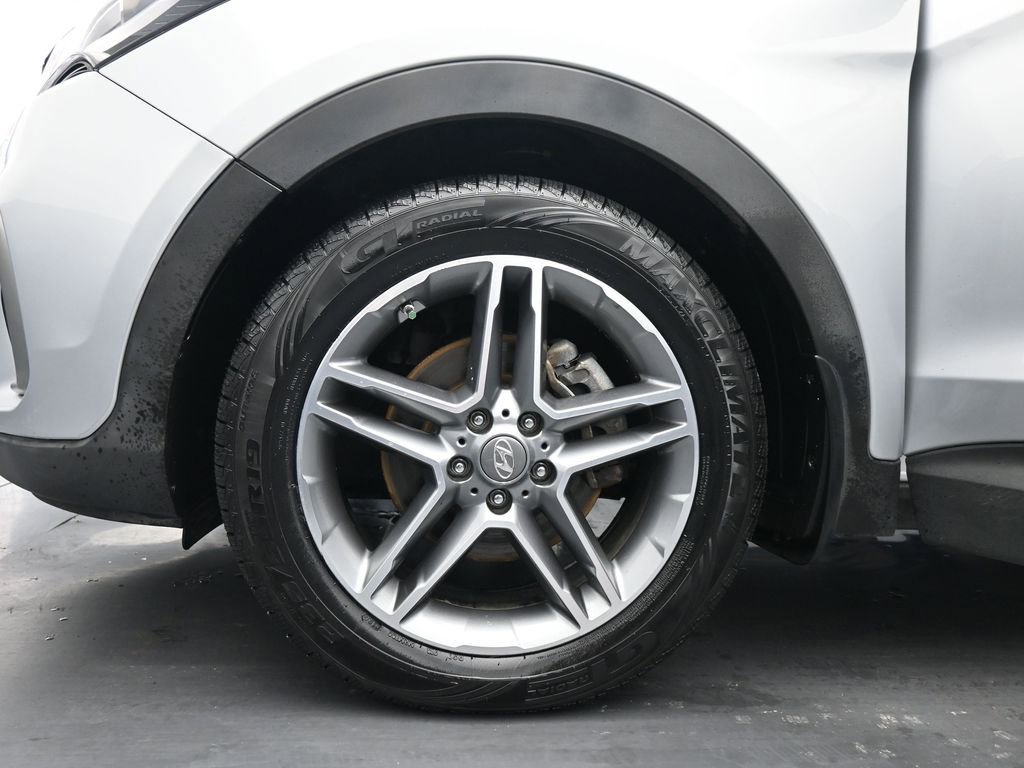 Used 2017 Hyundai Santa Fe SE image 13