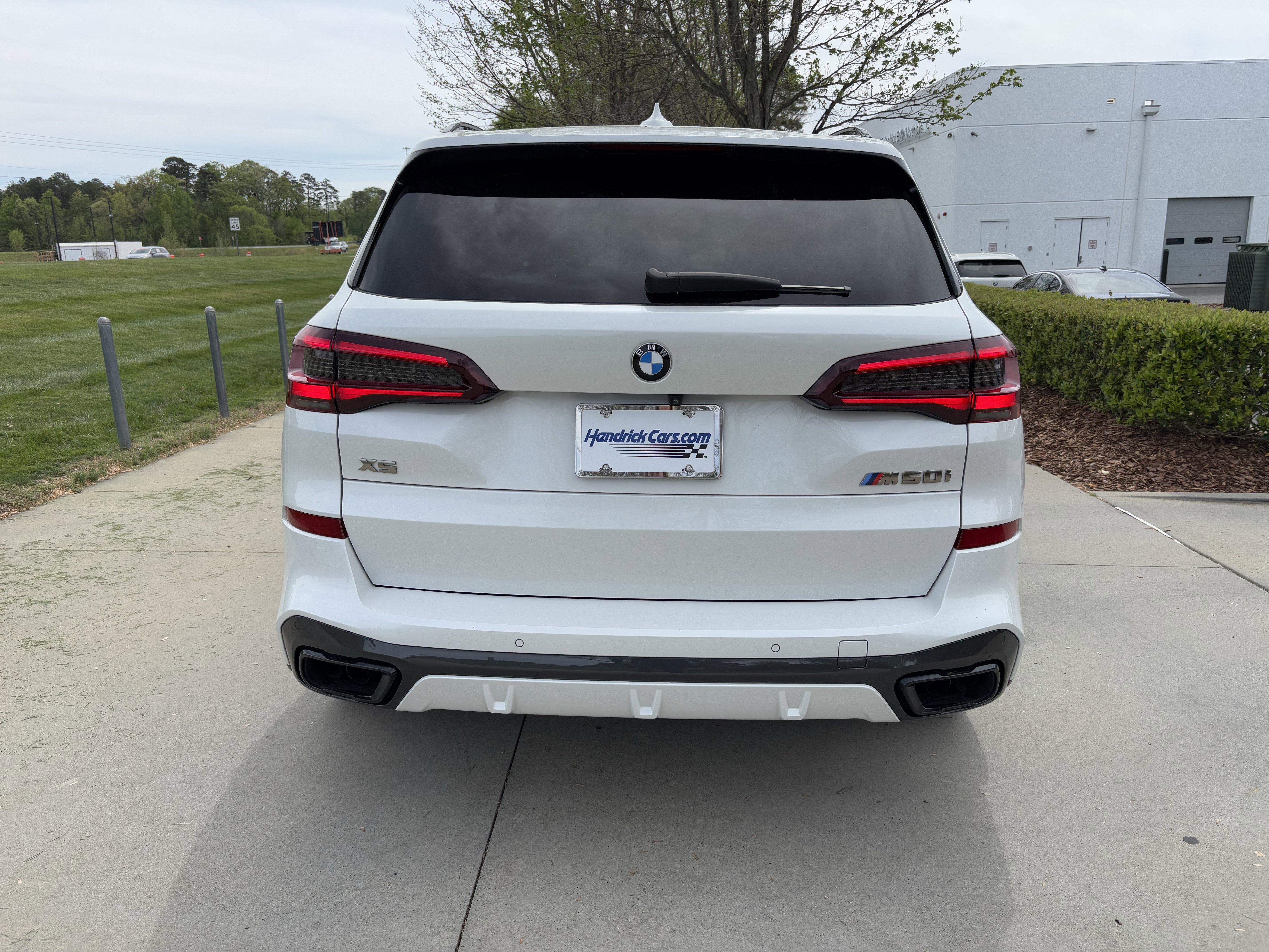 Used 2021 BMW X5 M50i w/ Premium Package image 9