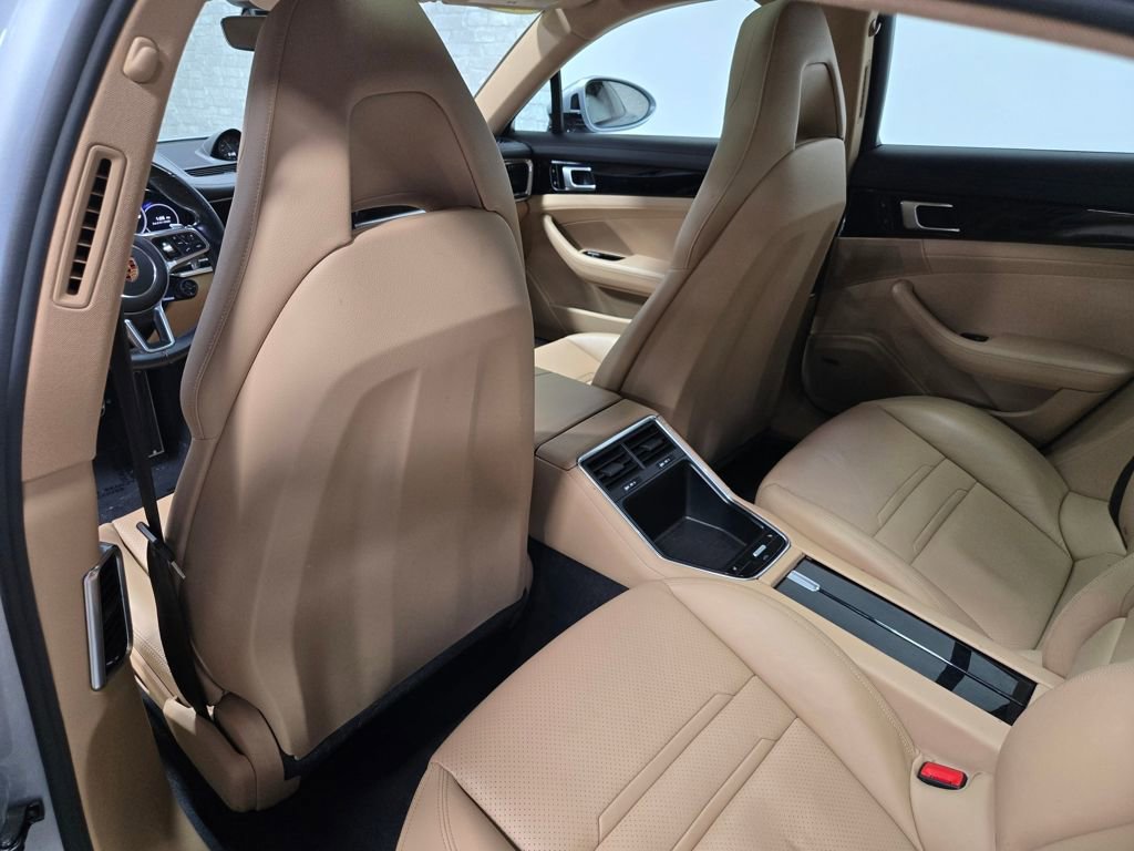 Used 2018 Porsche Panamera 4 image 33