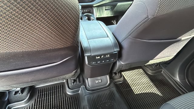Used 2023 Toyota Highlander LE FWD image 20