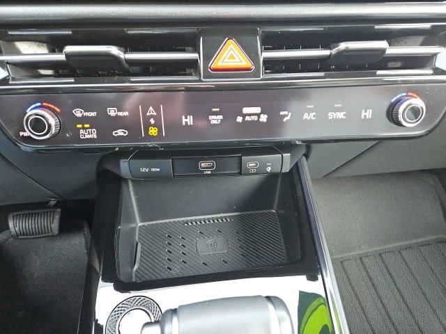 Used 2025 Kia Niro EX image 18