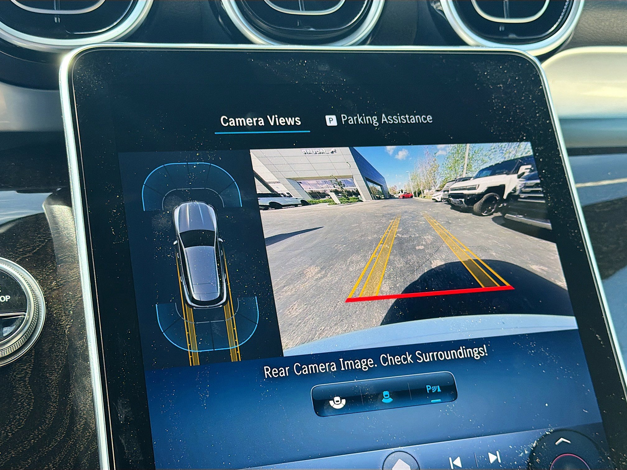 Used 2025 Mercedes-Benz GLC 350e 4MATIC image 32