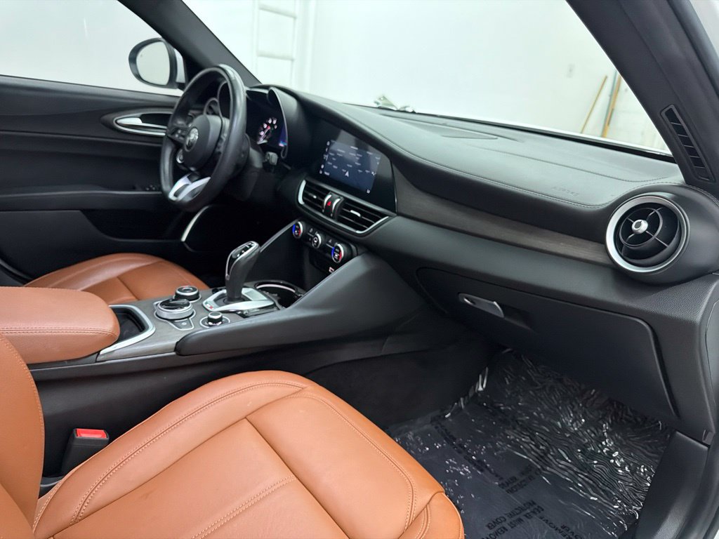 Used 2023 Alfa Romeo Giulia Ti RWD image 31