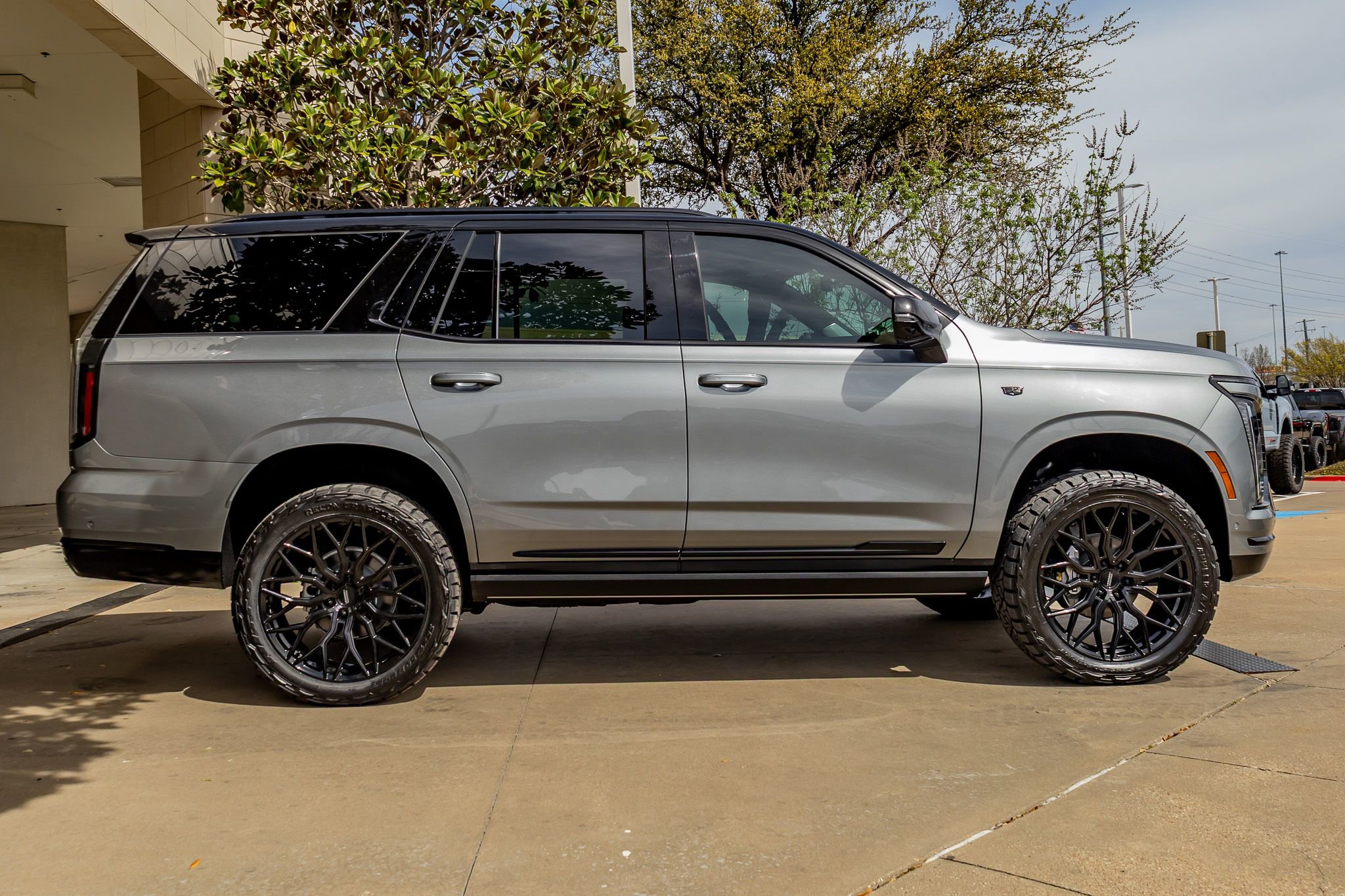 Used 2026 Cadillac Escalade Platinum Sport w/ LPO, ONYX Package image 11