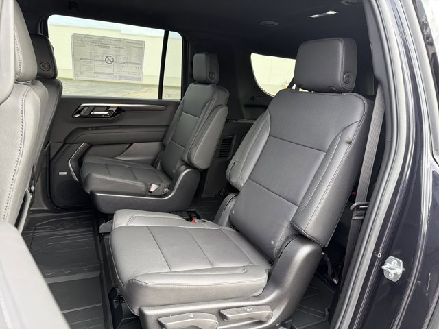 New 2026 Chevrolet Suburban LT image 23