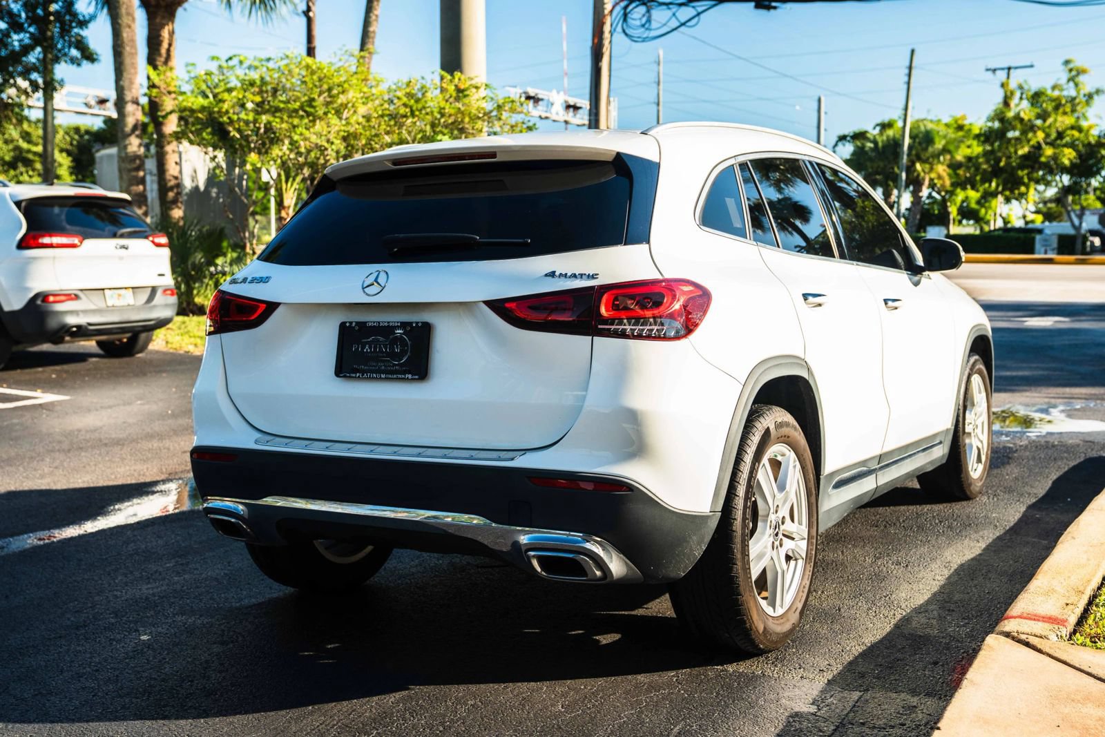 Used 2022 Mercedes-Benz GLA 250 4MATIC w/ Premium Package image 12