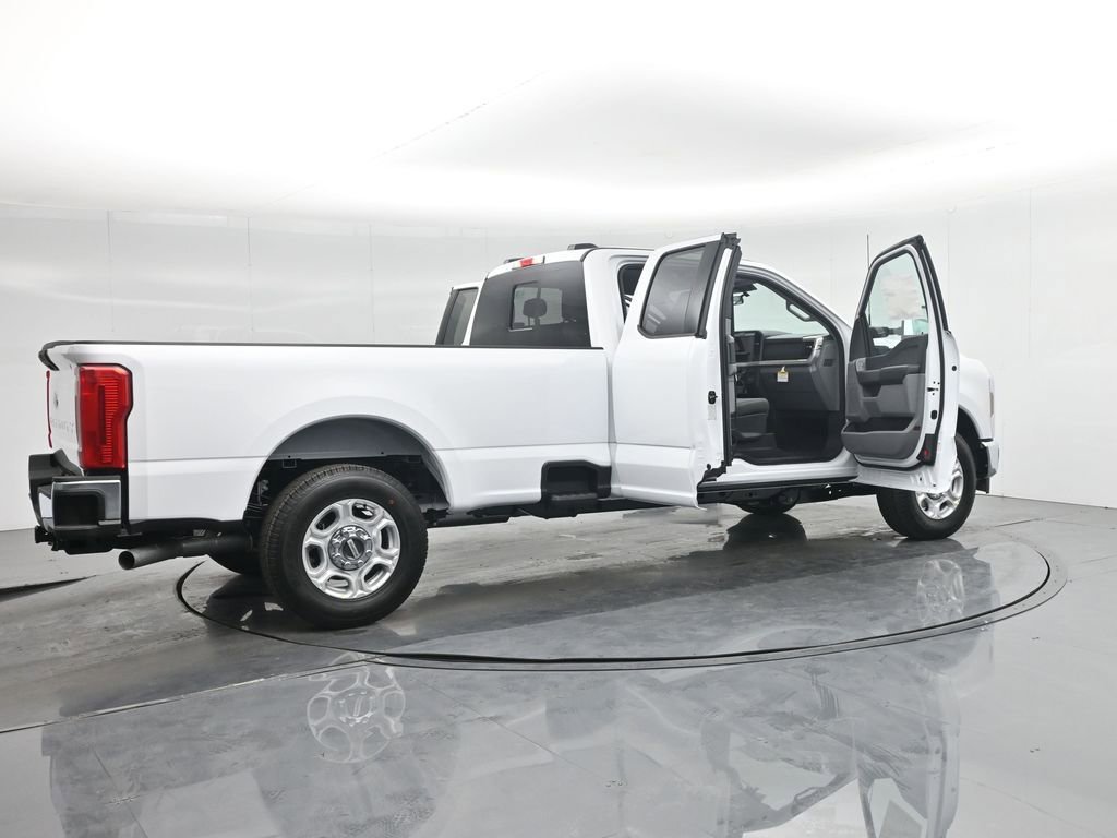 New 2026 Ford F350 XLT image 5