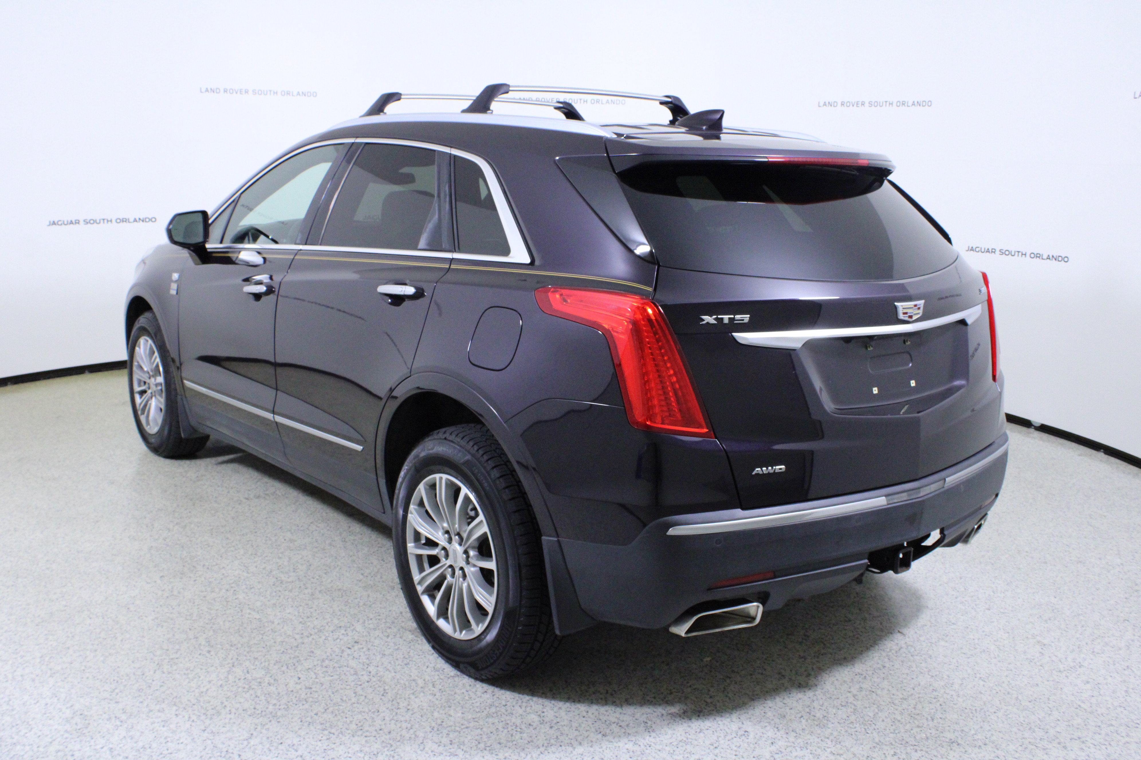 Used 2018 Cadillac XT5 Luxury w/ Driver Awareness Package image 5