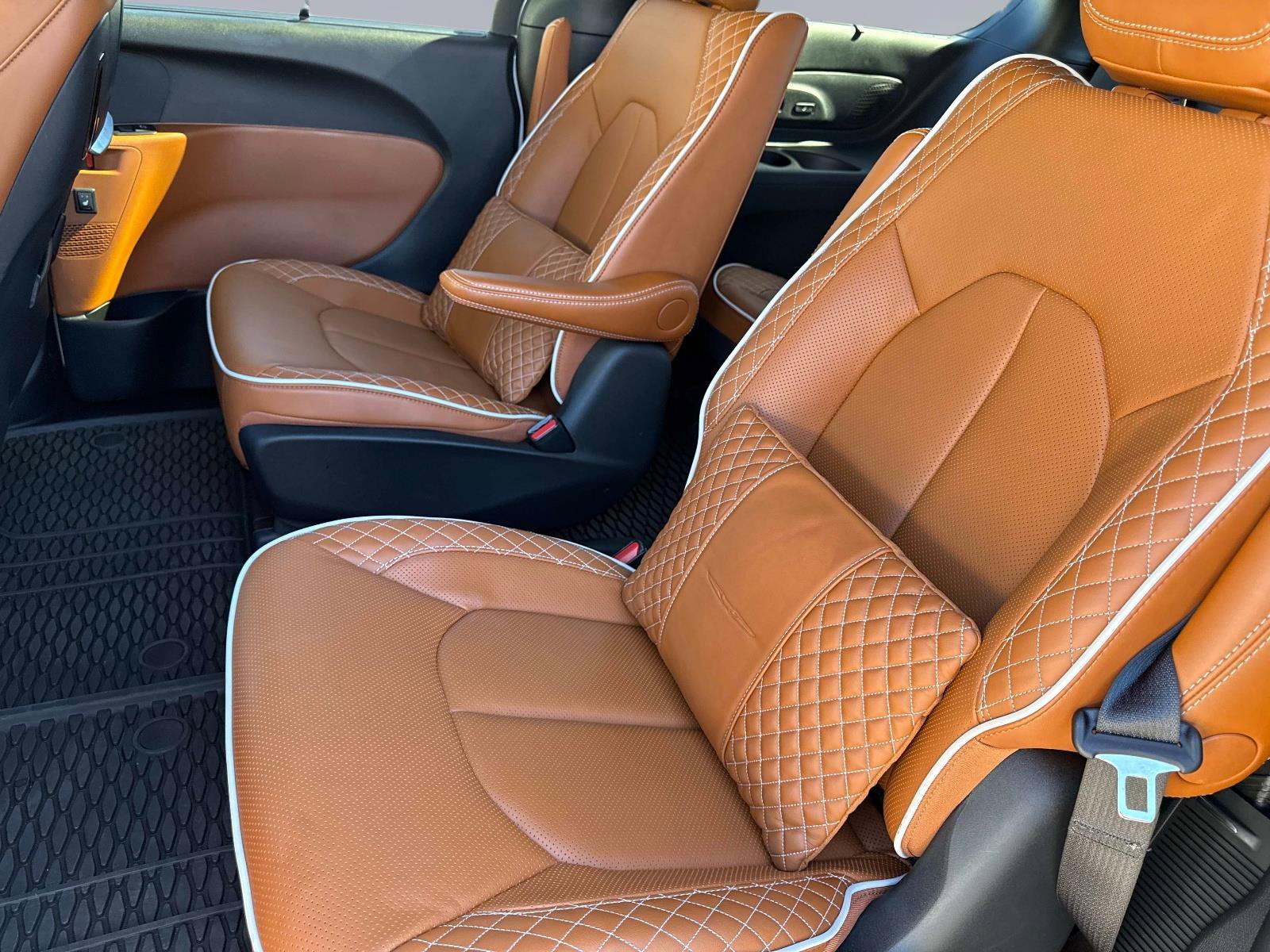 Used 2024 Chrysler Pacifica Pinnacle image 15