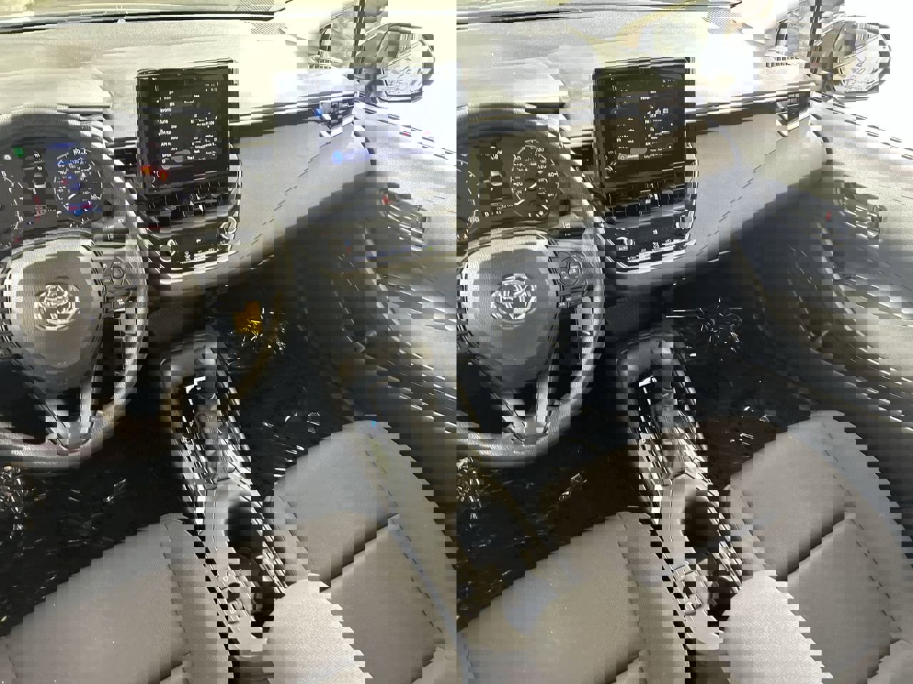 Used 2024 Toyota Corolla LE image 22