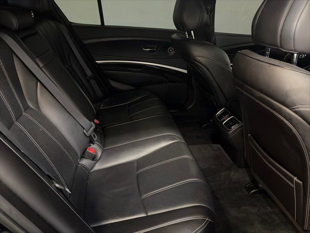 Used 2018 Acura RLX w/ Technology Package image 33