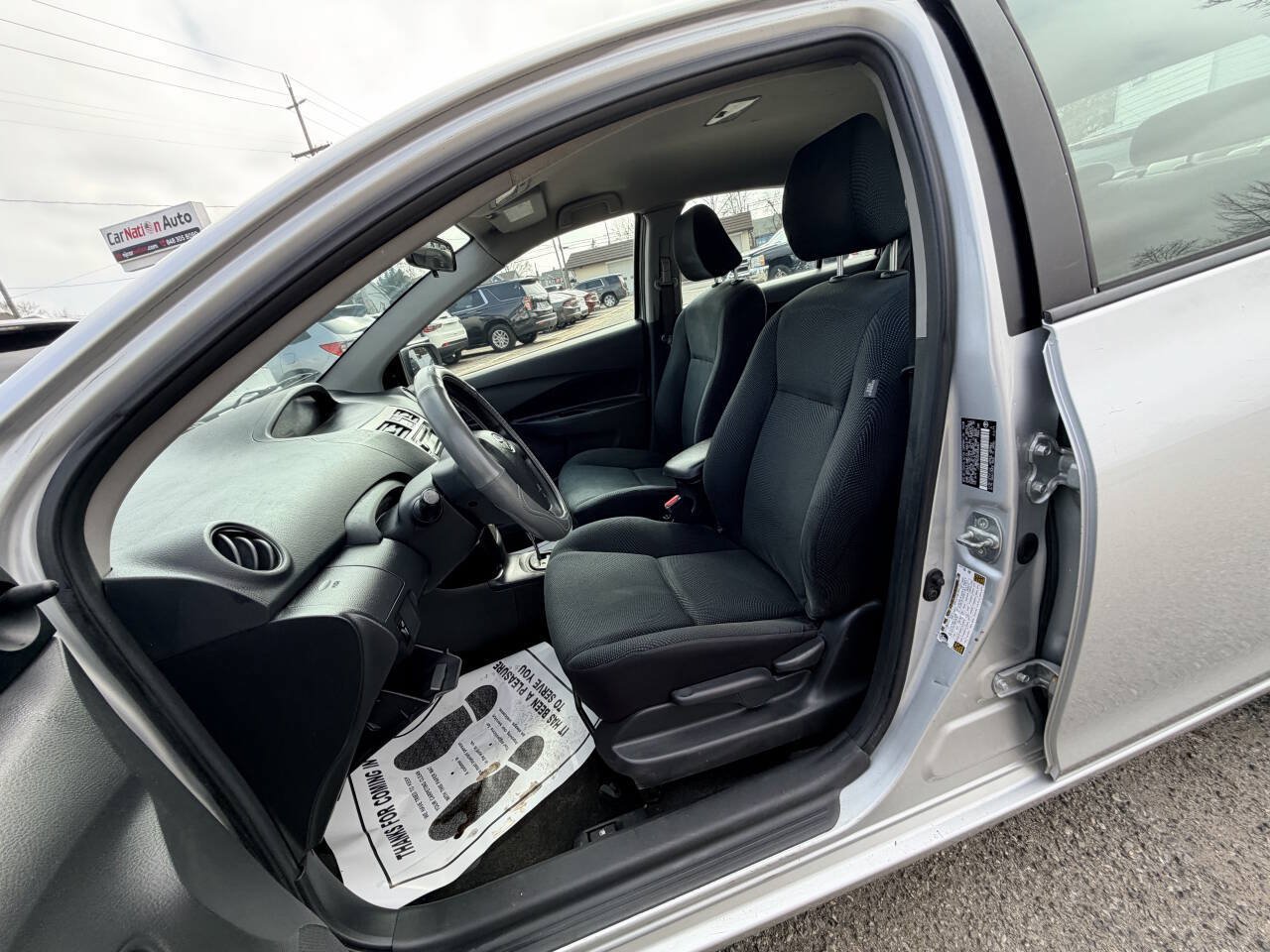 Used 2009 Toyota Yaris Sedan w/ Convenience Pkg FWD image 41