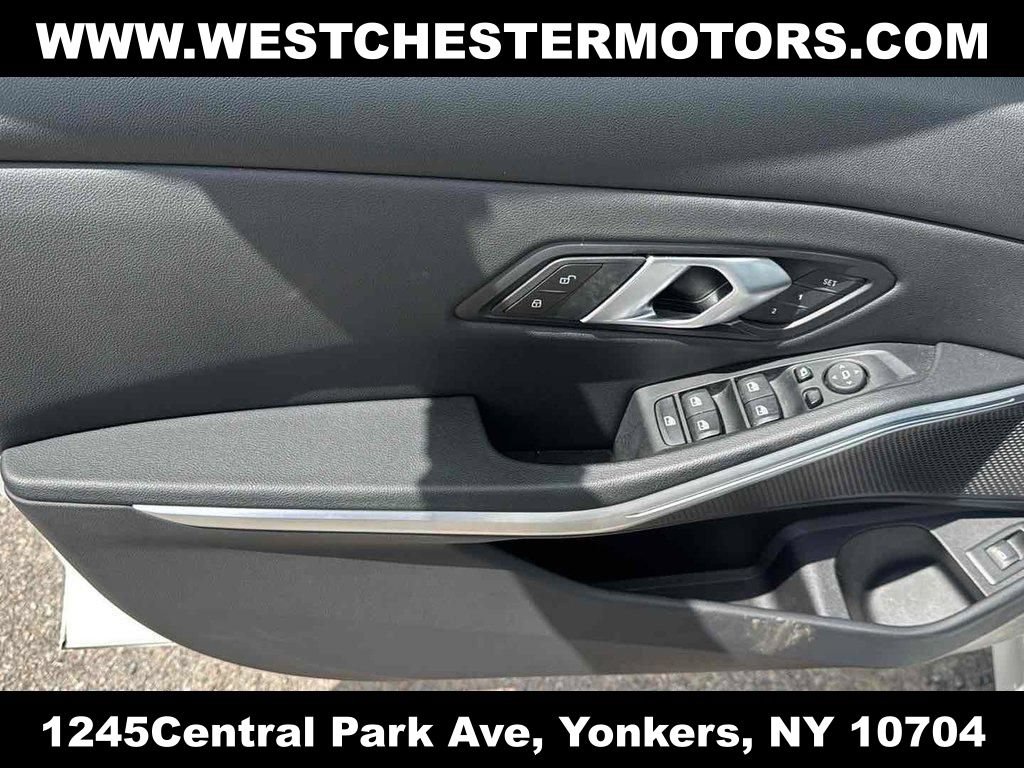 Used 2025 BMW 330i xDrive Sedan AWD/4WD image 29