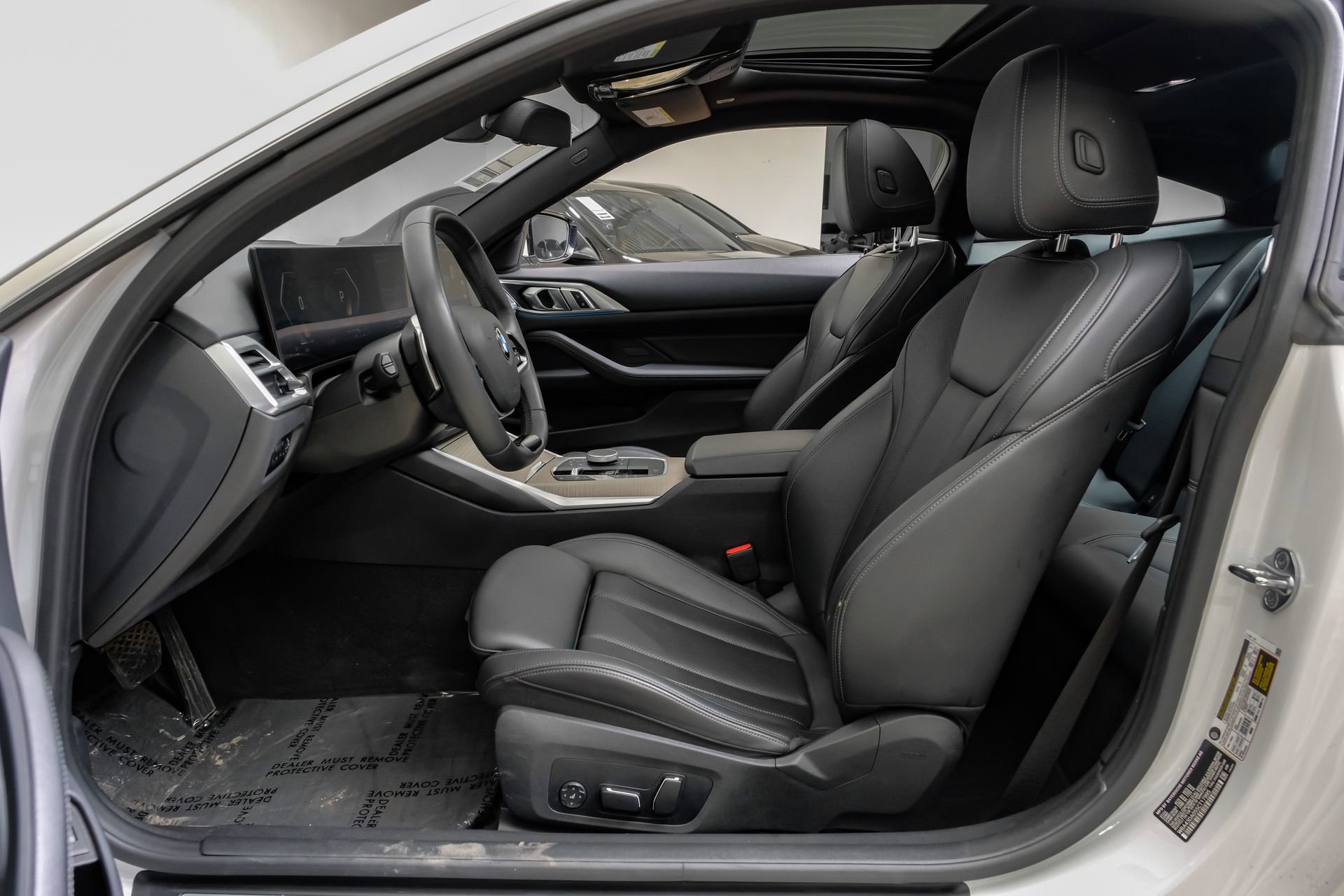 Used 2025 BMW 430i Coupe w/ Premium Package RWD image 4
