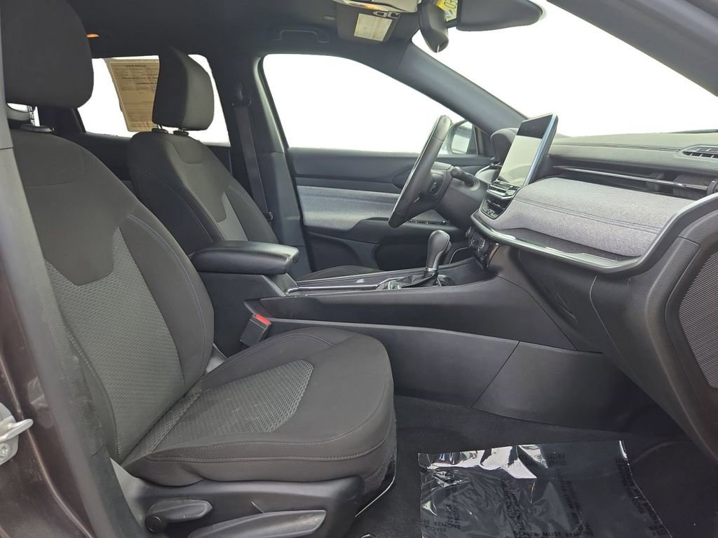 Used 2023 Jeep Compass Sport image 15