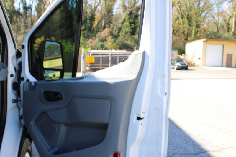 Used 2019 Ford Transit 250 130 Low Roof image 18