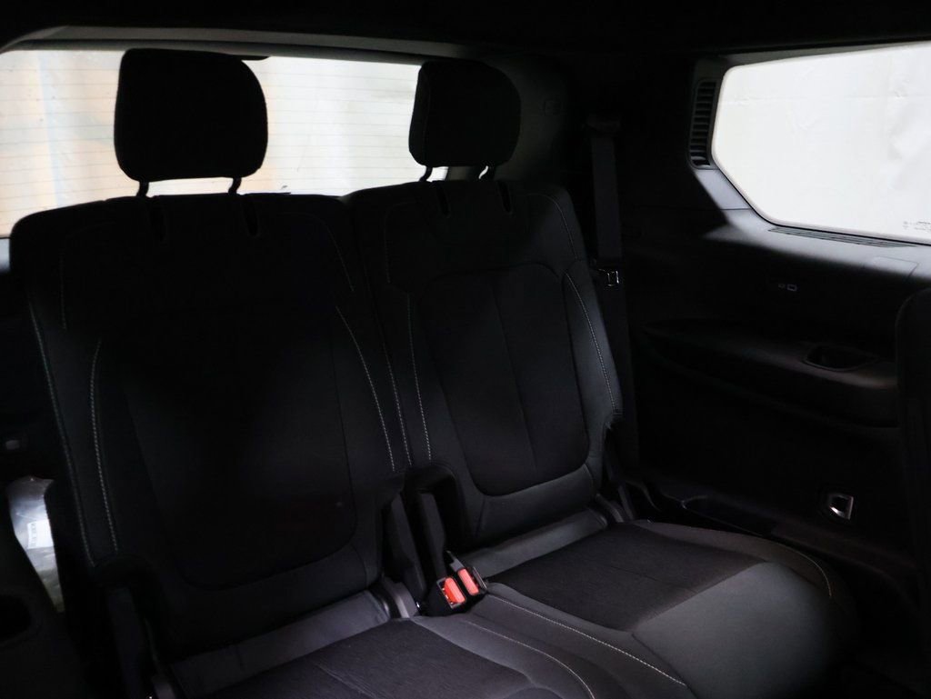 New 2025 Jeep Grand Cherokee L Laredo w/ Luxury Tech Group I image 18