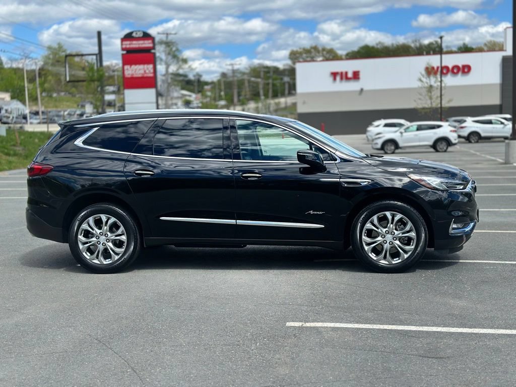 Used 2018 Buick Enclave Avenir w/ Avenir Technology Package AWD/4WD image 8