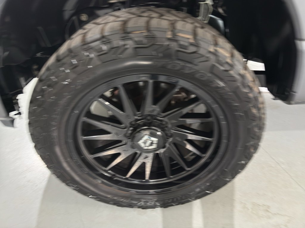 Used 2023 Ford F350 Platinum image 4