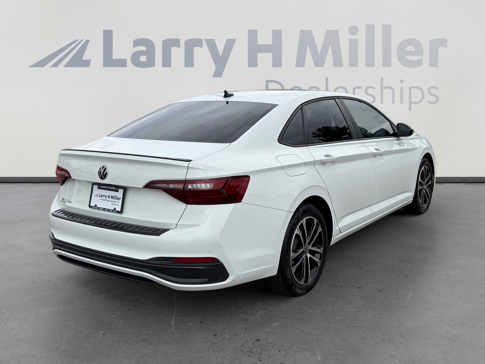 Used 2024 Volkswagen Jetta Sport FWD image 6