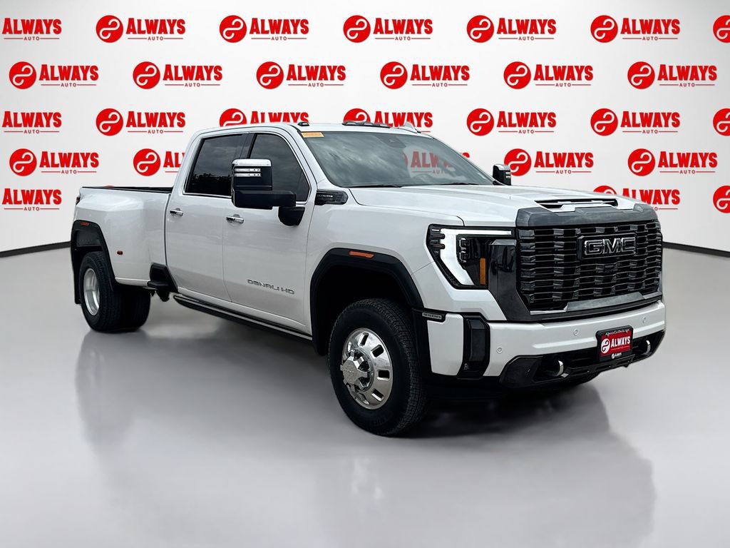 Used 2024 GMC Sierra 3500 Denali Ultimate AWD/4WD image 3