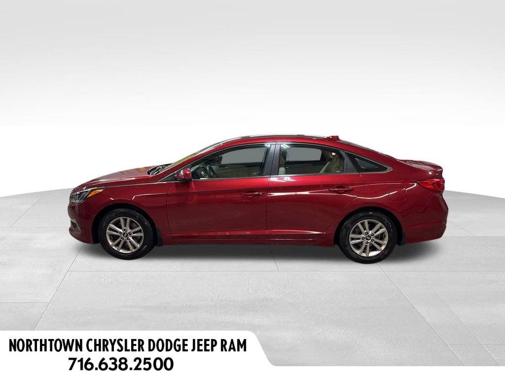 Used 2015 Hyundai Sonata SE image 2