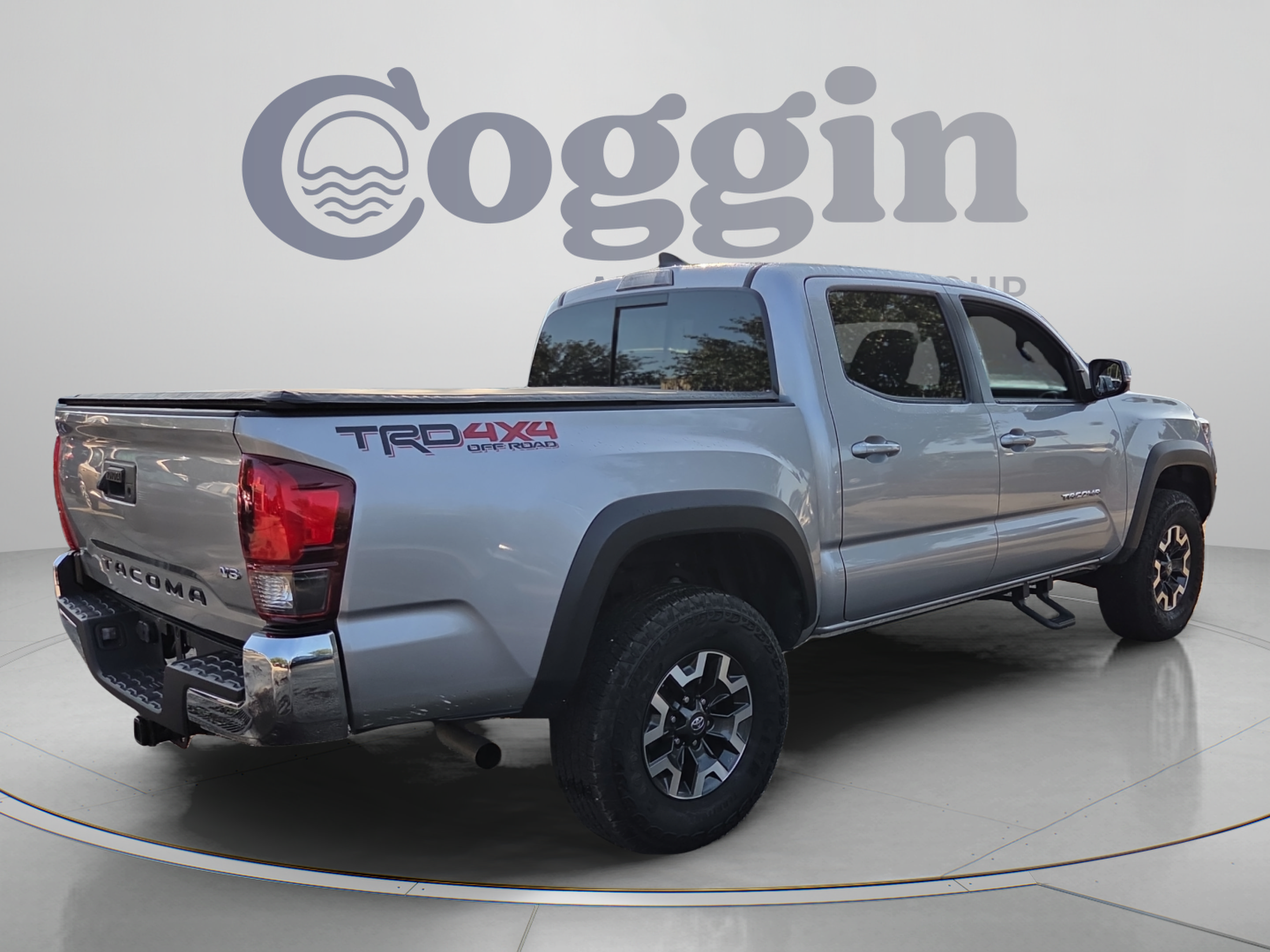 Used 2019 Toyota Tacoma TRD Off-Road AWD/4WD image 5
