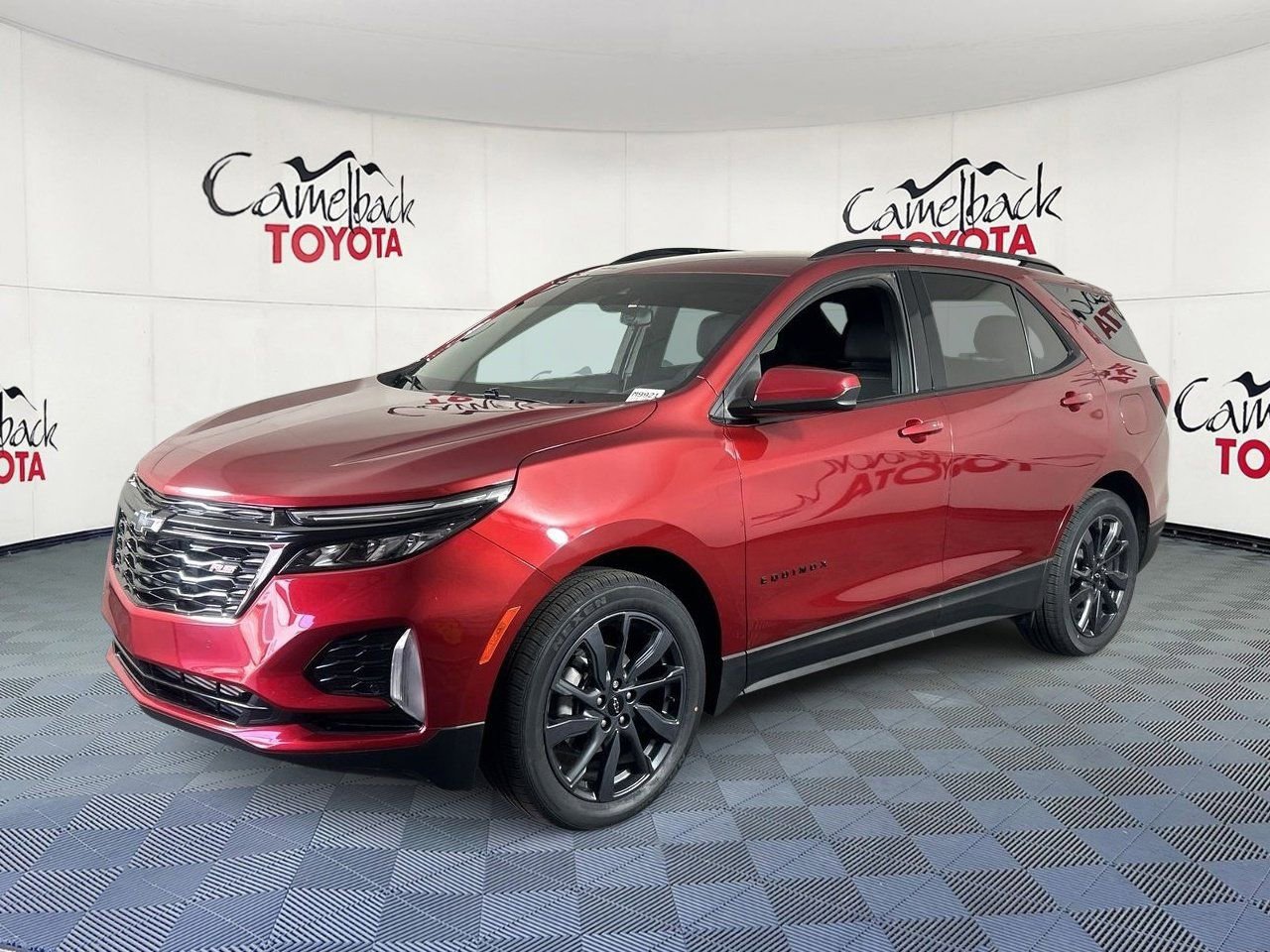 Used 2024 Chevrolet Equinox RS image 2