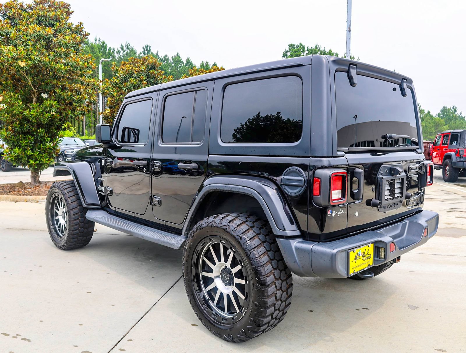 Used 2020 Jeep Wrangler Unlimited Sahara AWD/4WD image 6