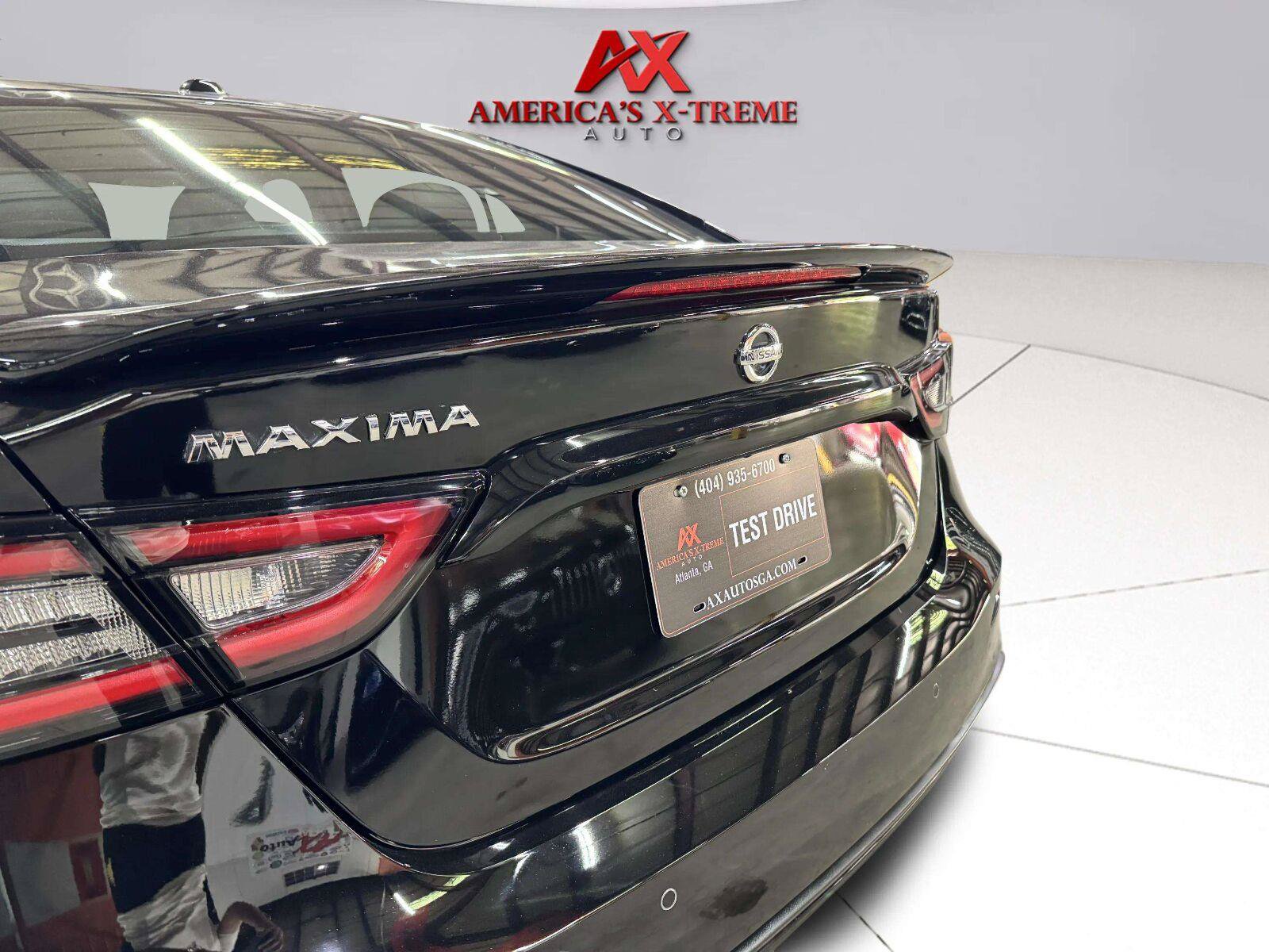 Used 2021 Nissan Maxima SR w/ Sport Mat Group FWD image 16