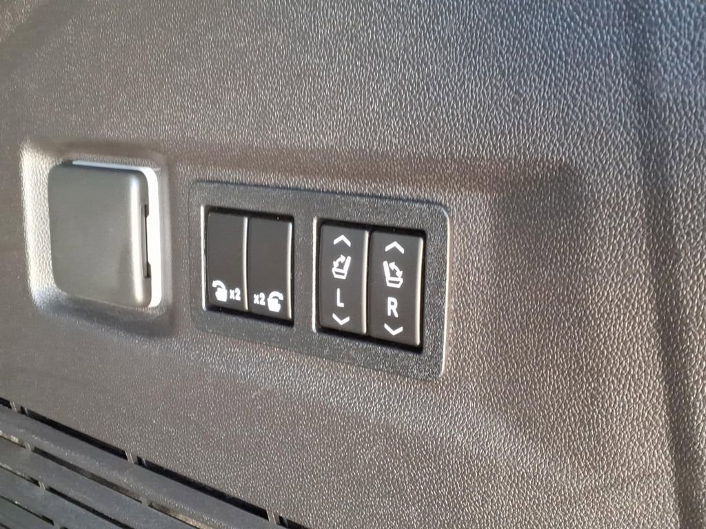 Used 2021 Chevrolet Tahoe High Country AWD/4WD image 8