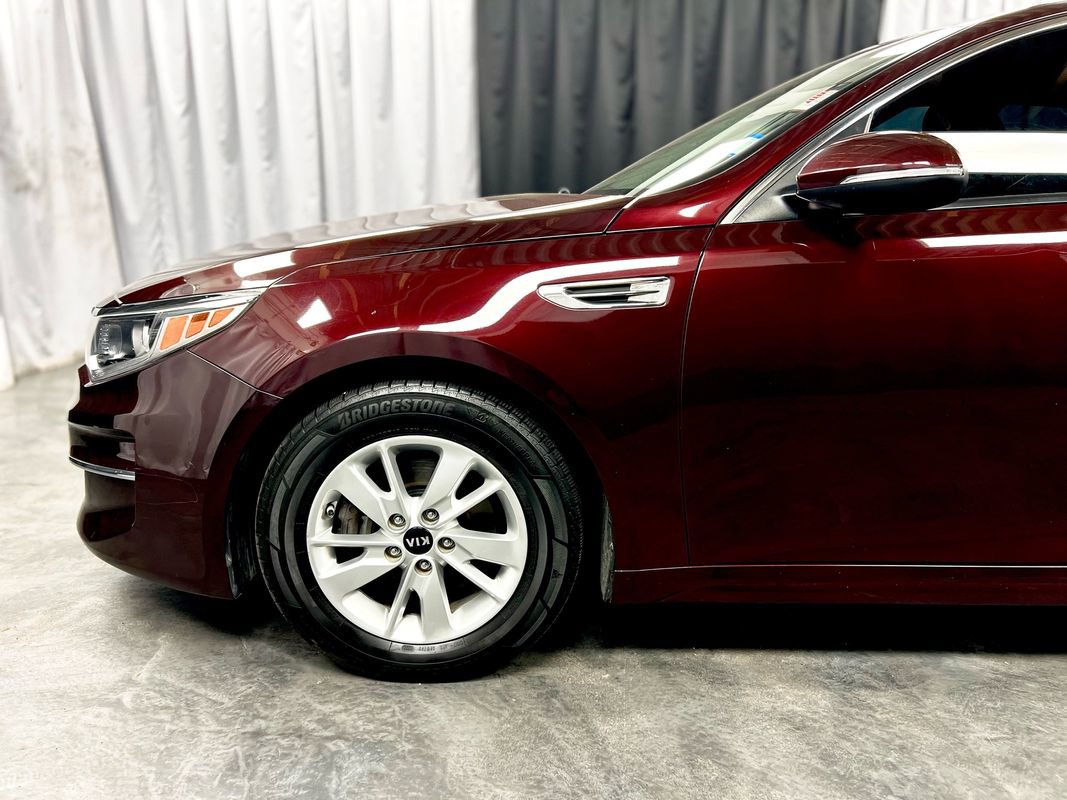 Used 2018 Kia Optima LX image 9