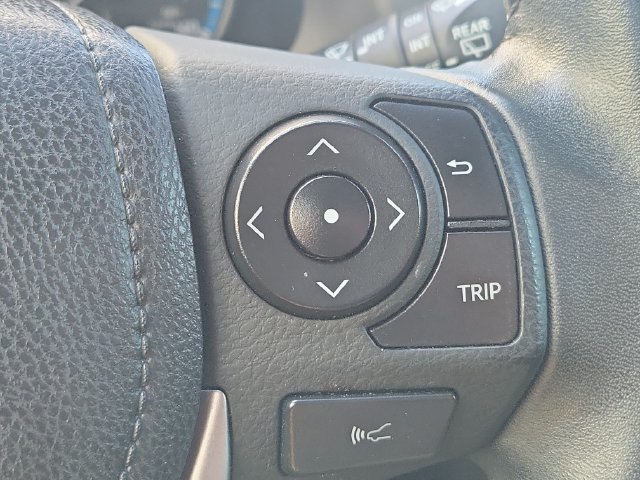 Used 2018 Toyota RAV4 XLE FWD image 24