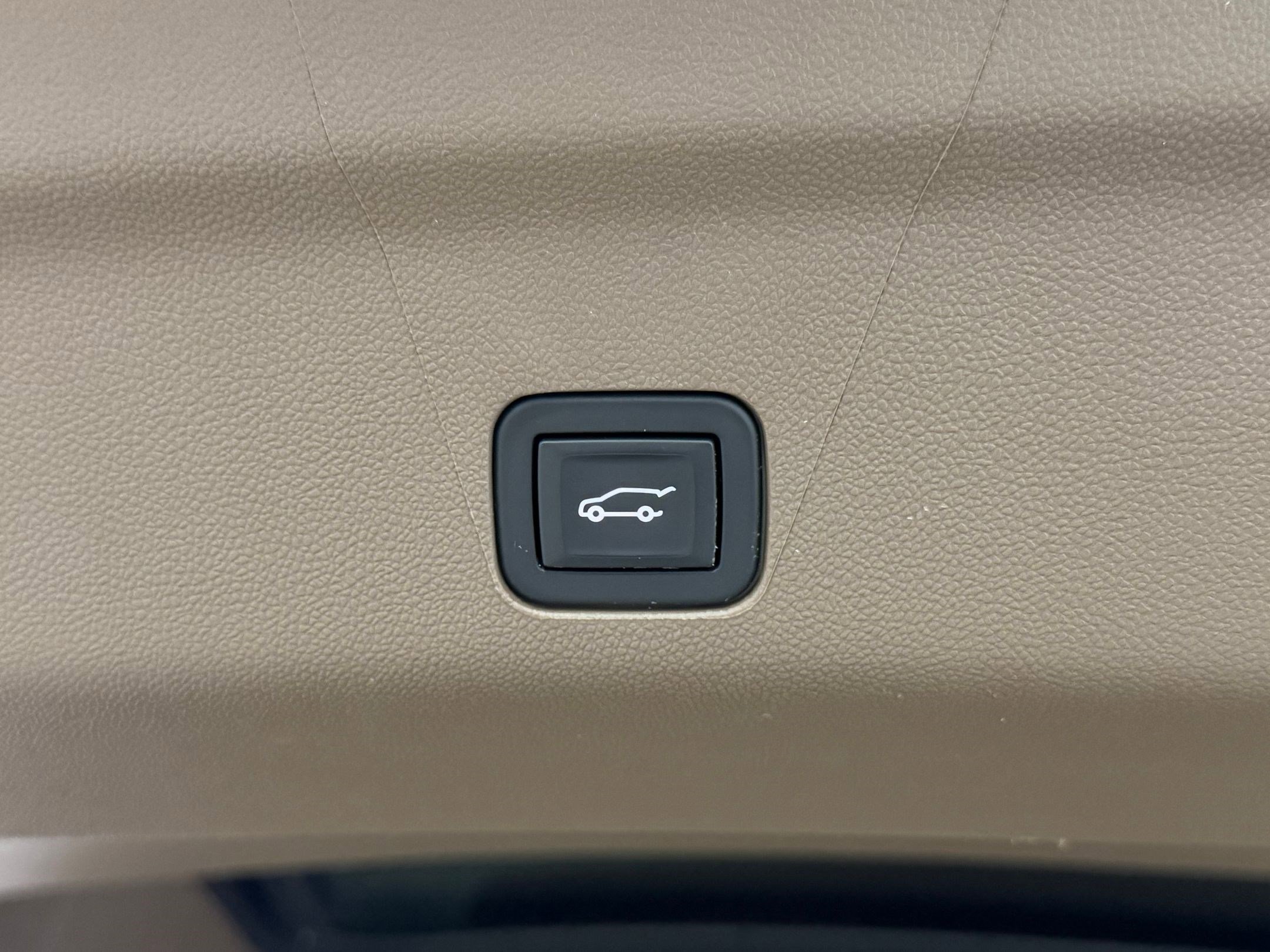 Used 2023 GMC Yukon Denali AWD/4WD image 43