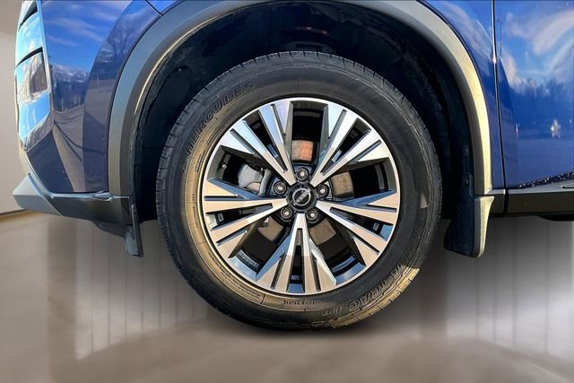 Used 2023 Nissan Rogue SV image 31