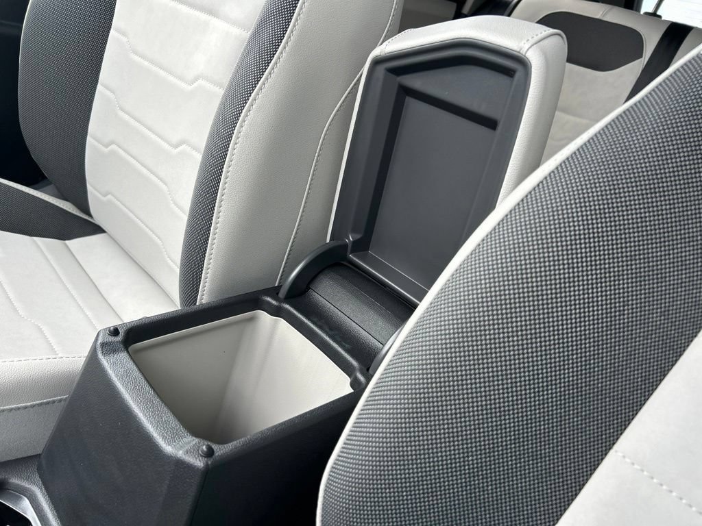 New 2026 Volkswagen Taos SE FWD image 37
