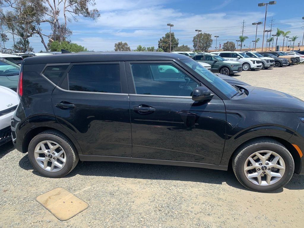 Certified 2024 Kia Soul LX w/ Option Group 015 FWD image 5