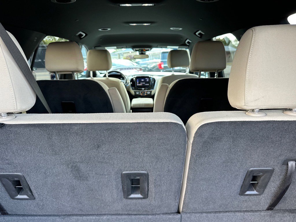 Used 2022 Chevrolet Traverse LT image 14