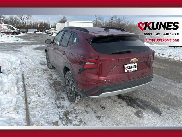 Used 2025 Chevrolet Trax LT image 5