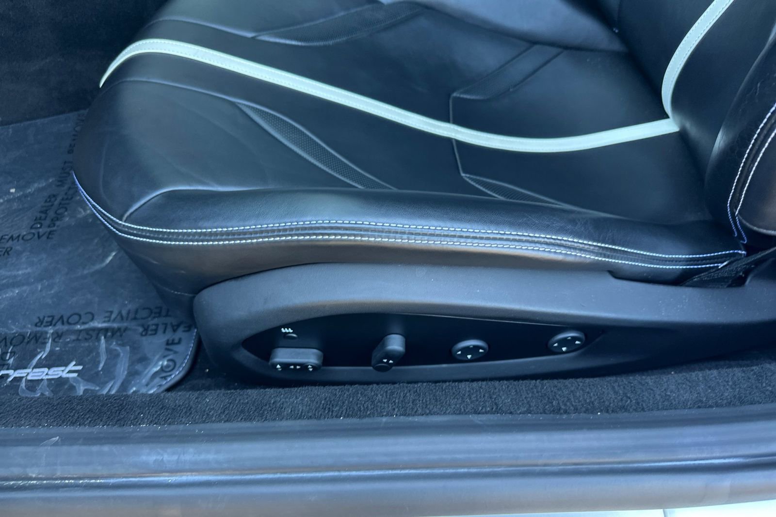 Used 2018 Ferrari 812 Superfast RWD image 14