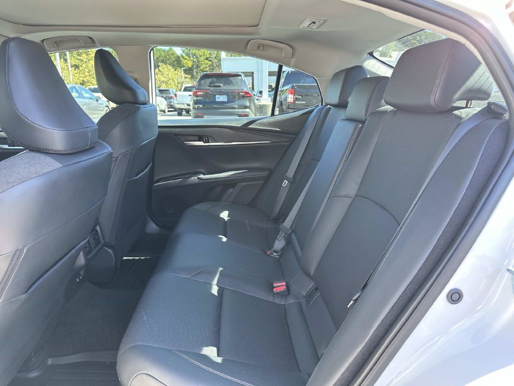 Used 2025 Toyota Camry XLE FWD image 16